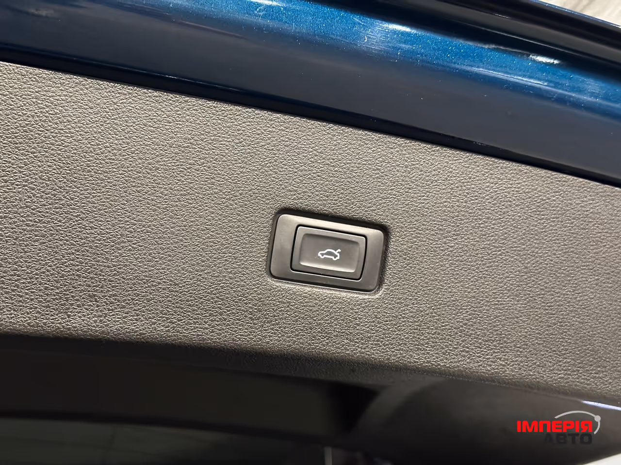 Audi Q8 - фото 10