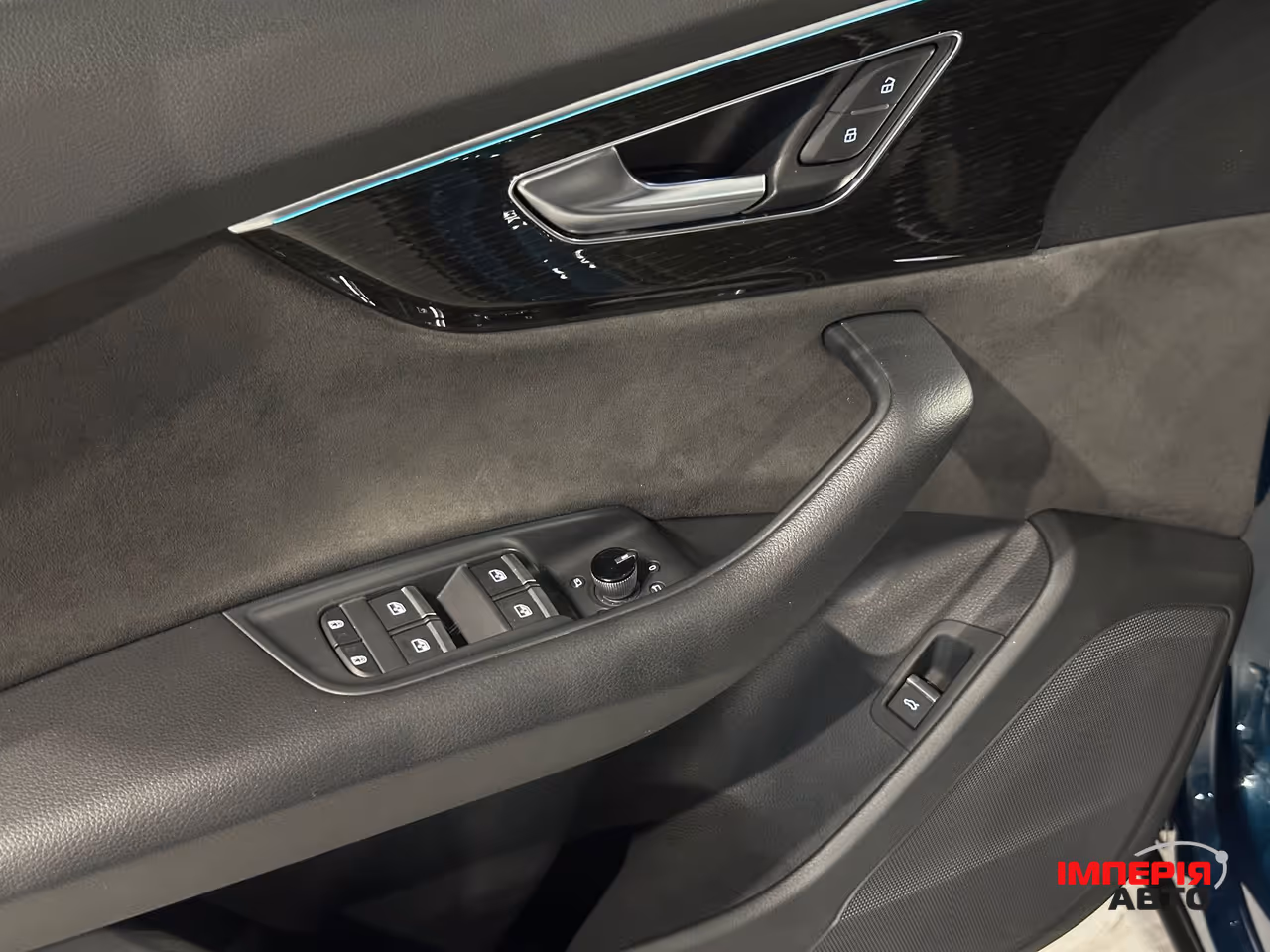 Audi Q8 - фото 17
