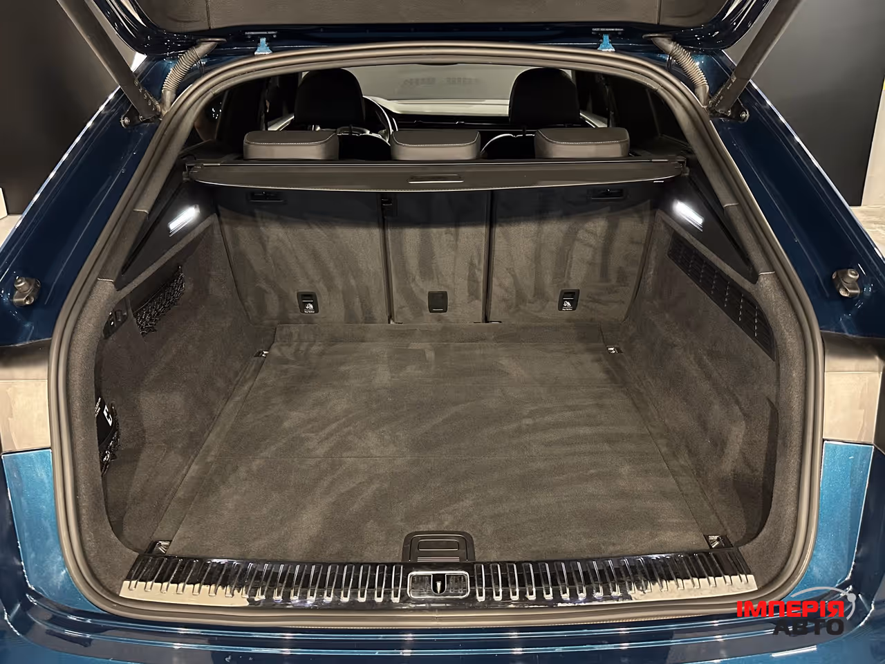 Audi Q8 - фото 11