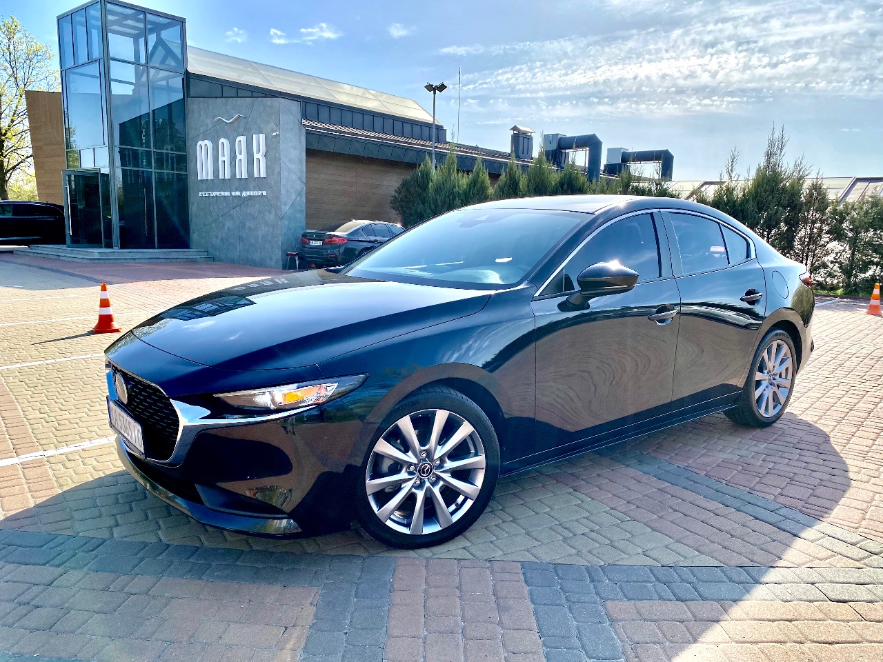 Mazda 3 - фото 2