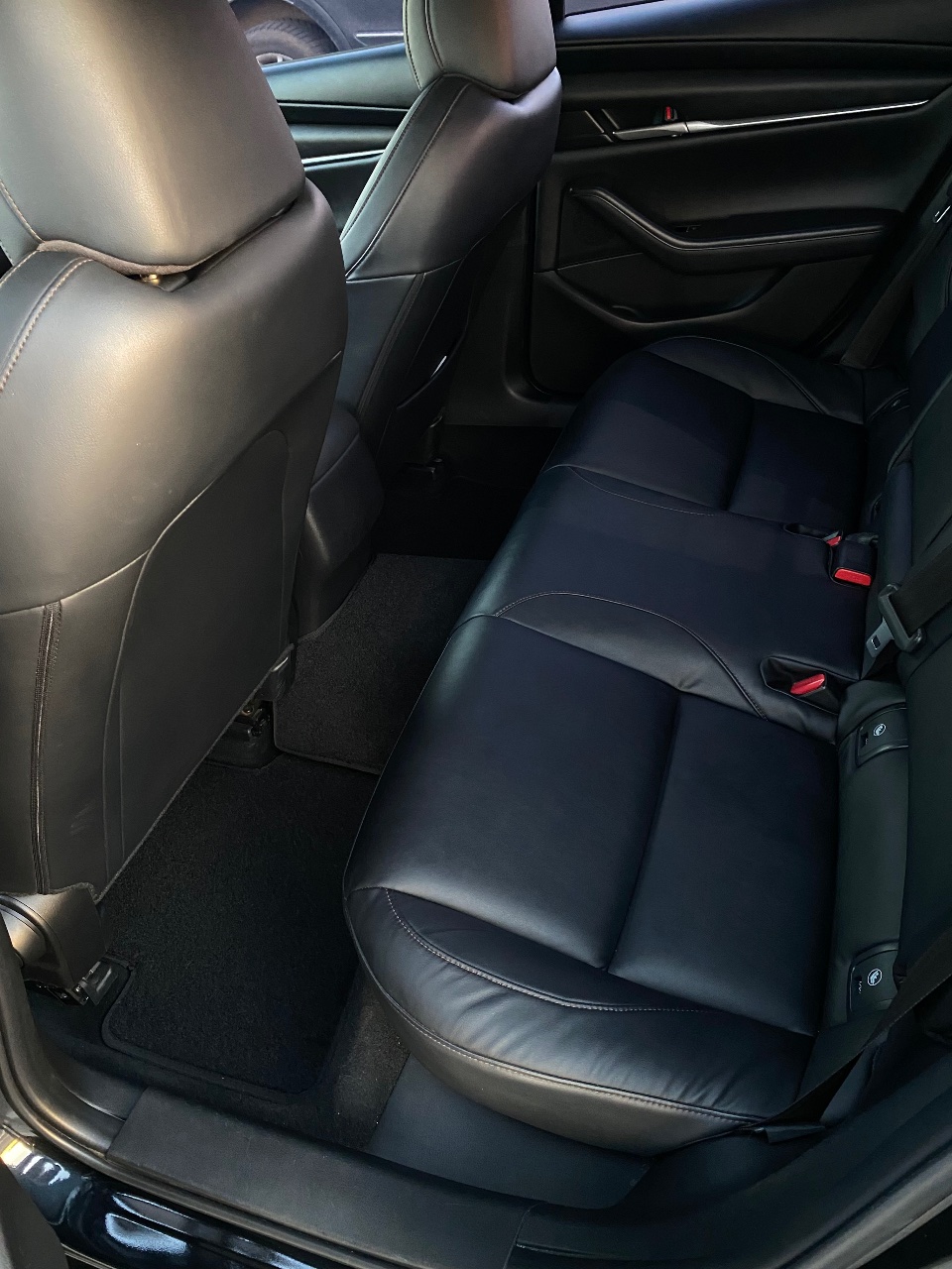 Mazda 3 - фото 12