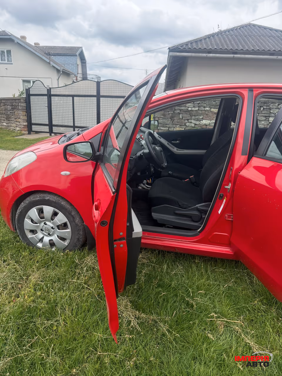 Toyota Yaris - фото 3