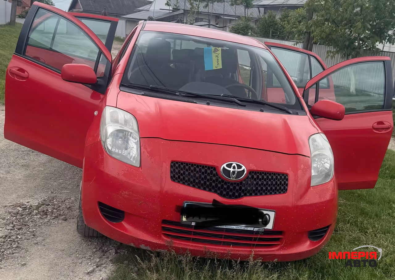 Toyota Yaris - фото 1
