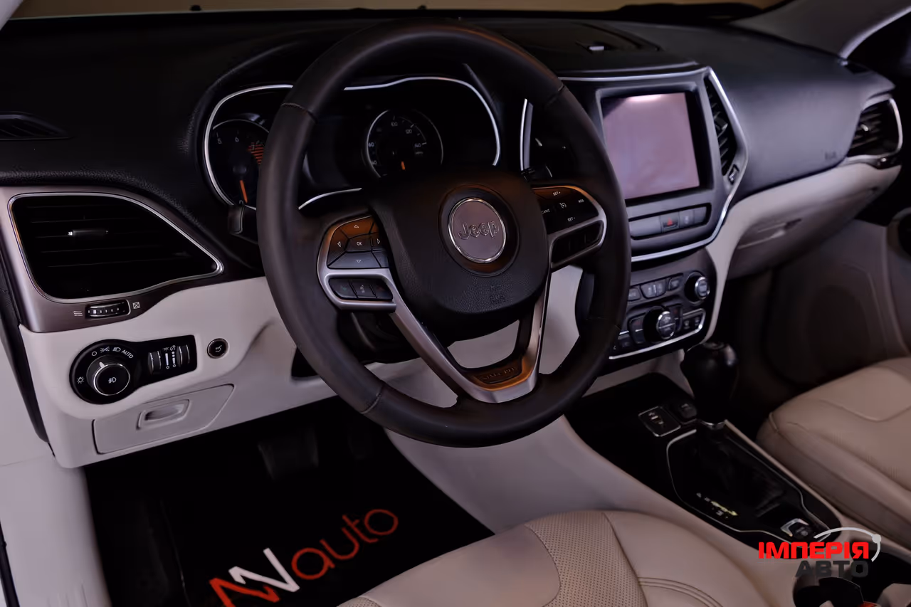 Jeep Cherokee - фото 7