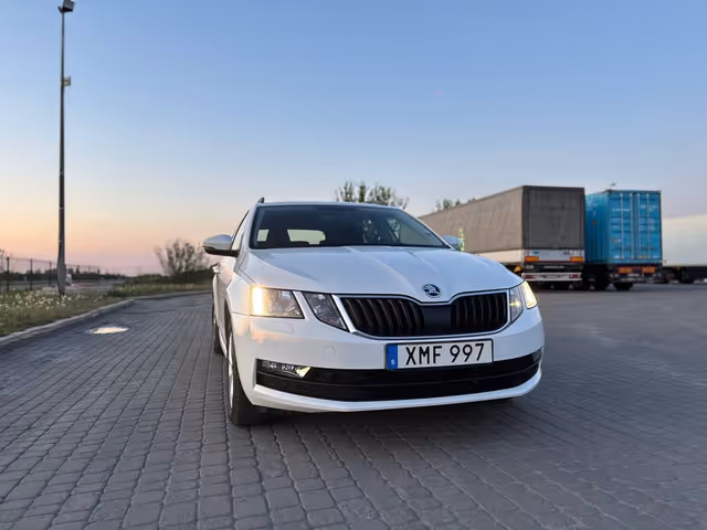 Skoda Octavia - фото 4