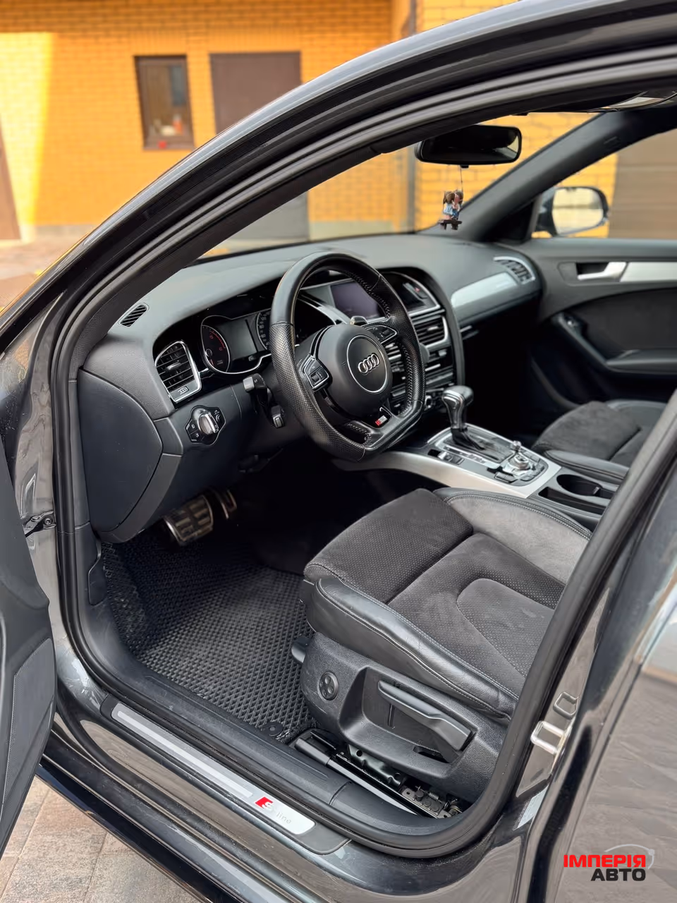 Audi A4 - фото 11