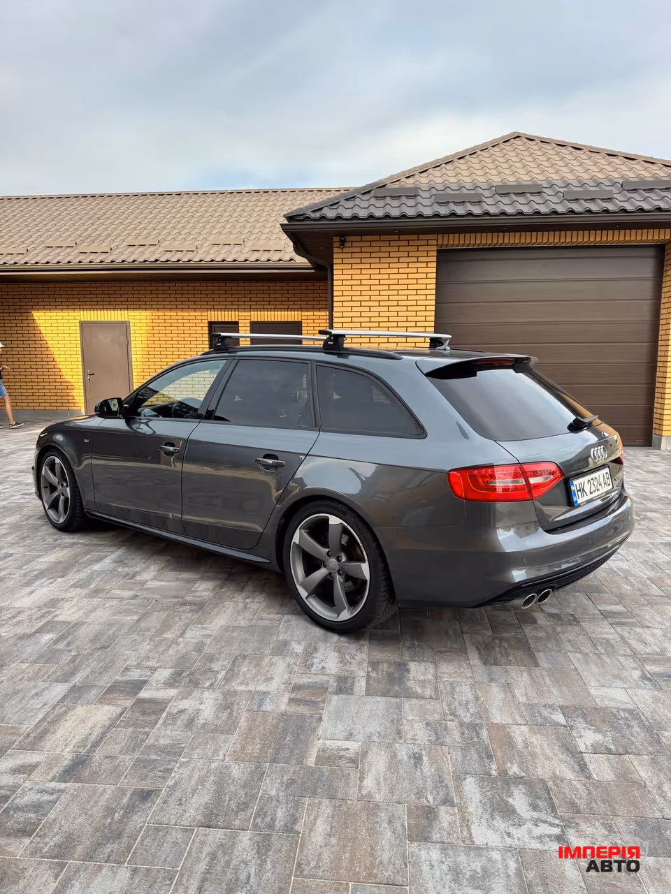 Audi A4 - фото 2