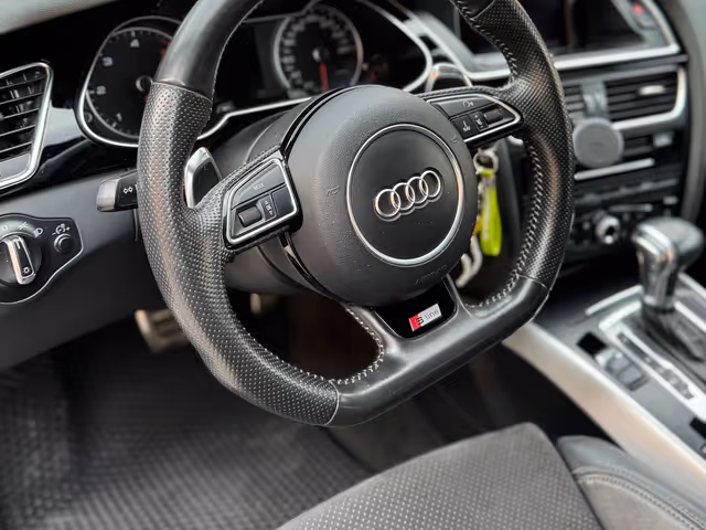 Audi A4 - фото 4