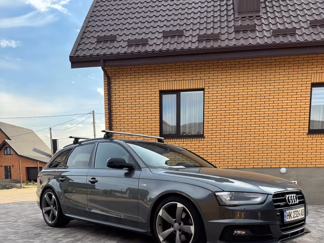 Audi A4 - фото 1