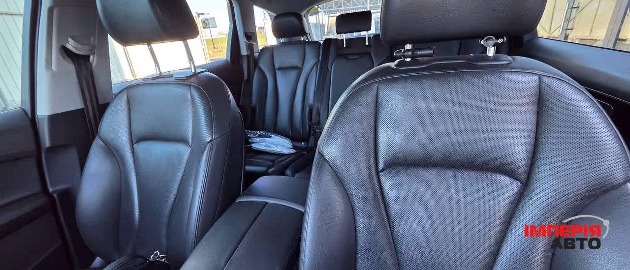 Audi Q7 - фото 10