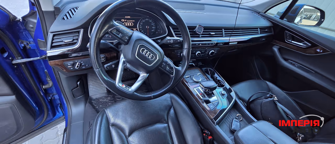 Audi Q7 - фото 8