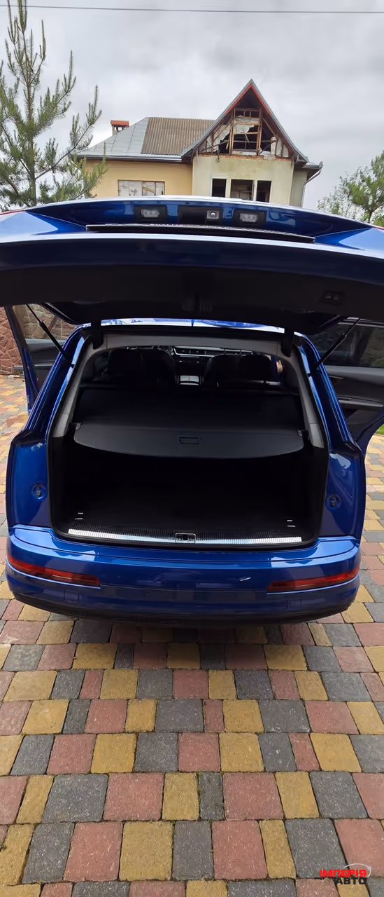 Audi Q7 - фото 11