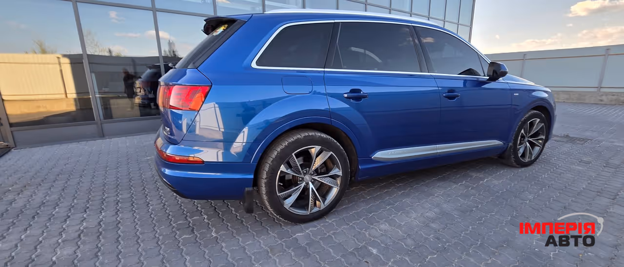 Audi Q7 - фото 4