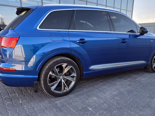 Audi Q7 - фото 4