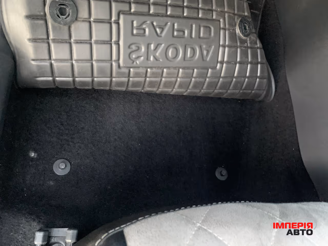 Skoda Rapid - фото 16