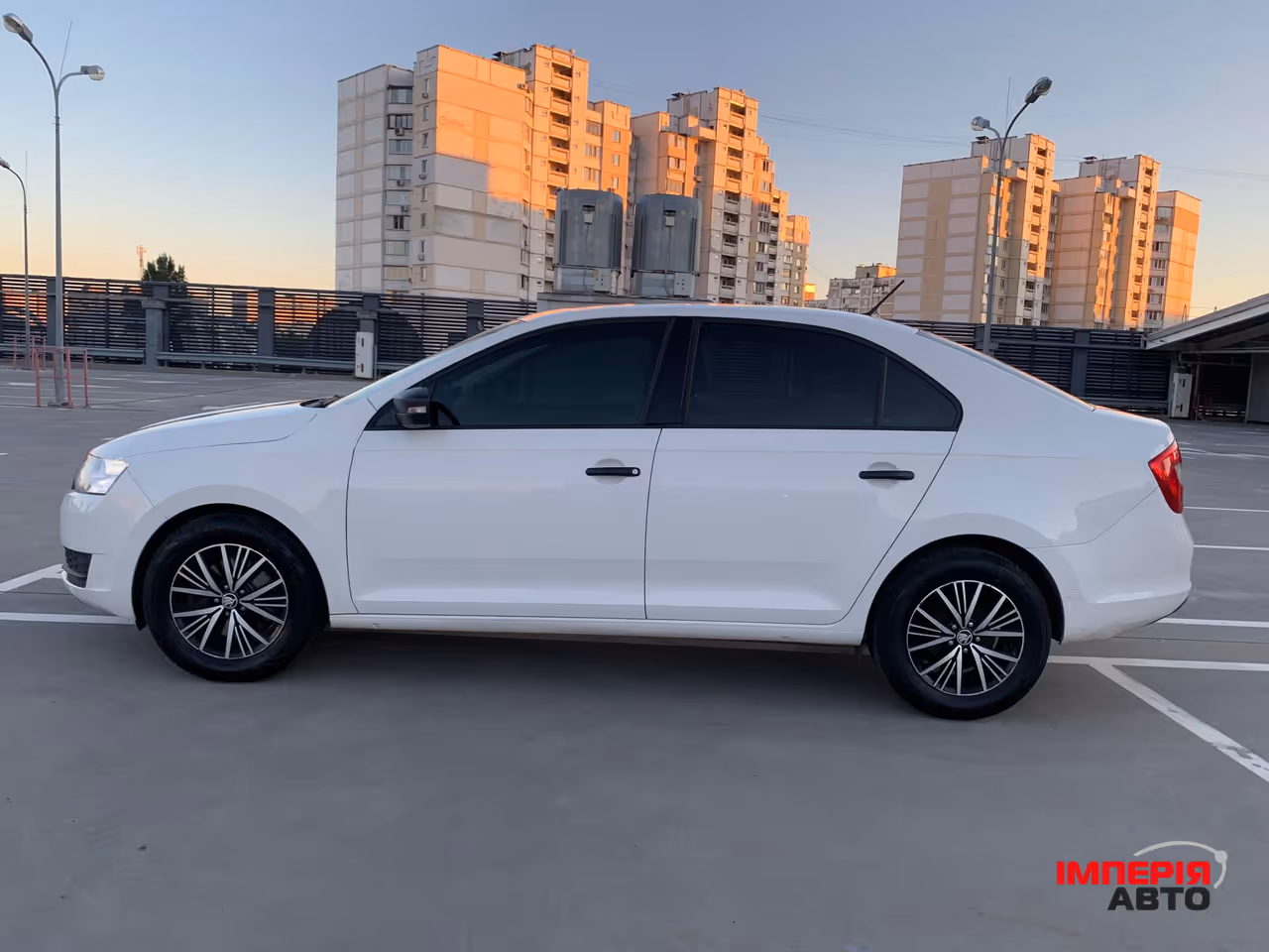 Skoda Rapid - фото 8