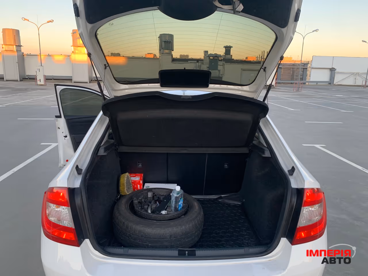 Skoda Rapid - фото 9