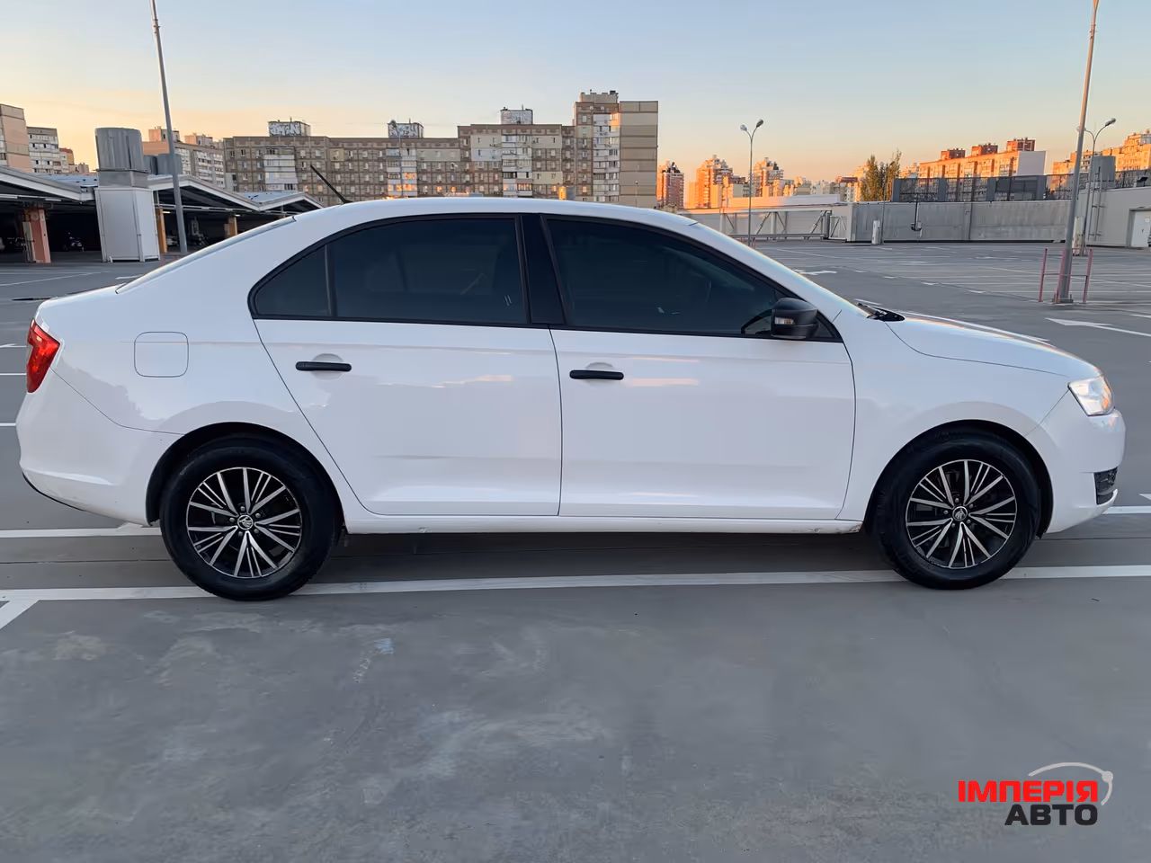 Skoda Rapid - фото 4