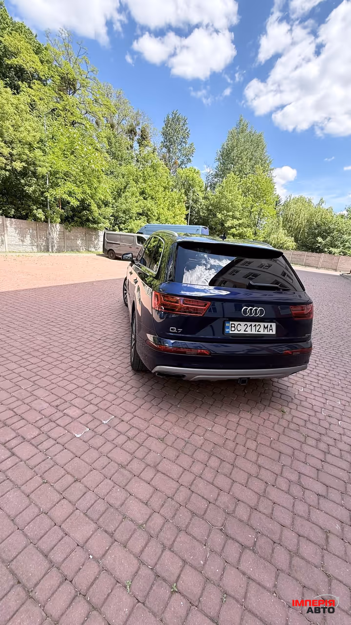 Audi Q7 - фото 17
