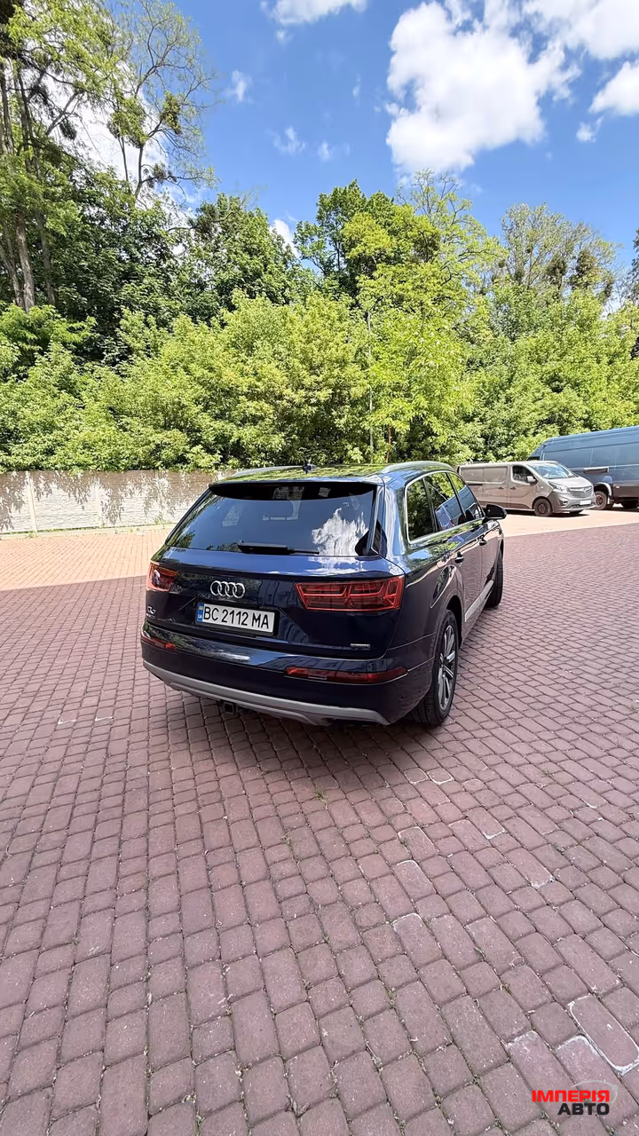 Audi Q7 - фото 16