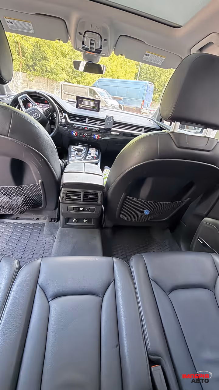 Audi Q7 - фото 22