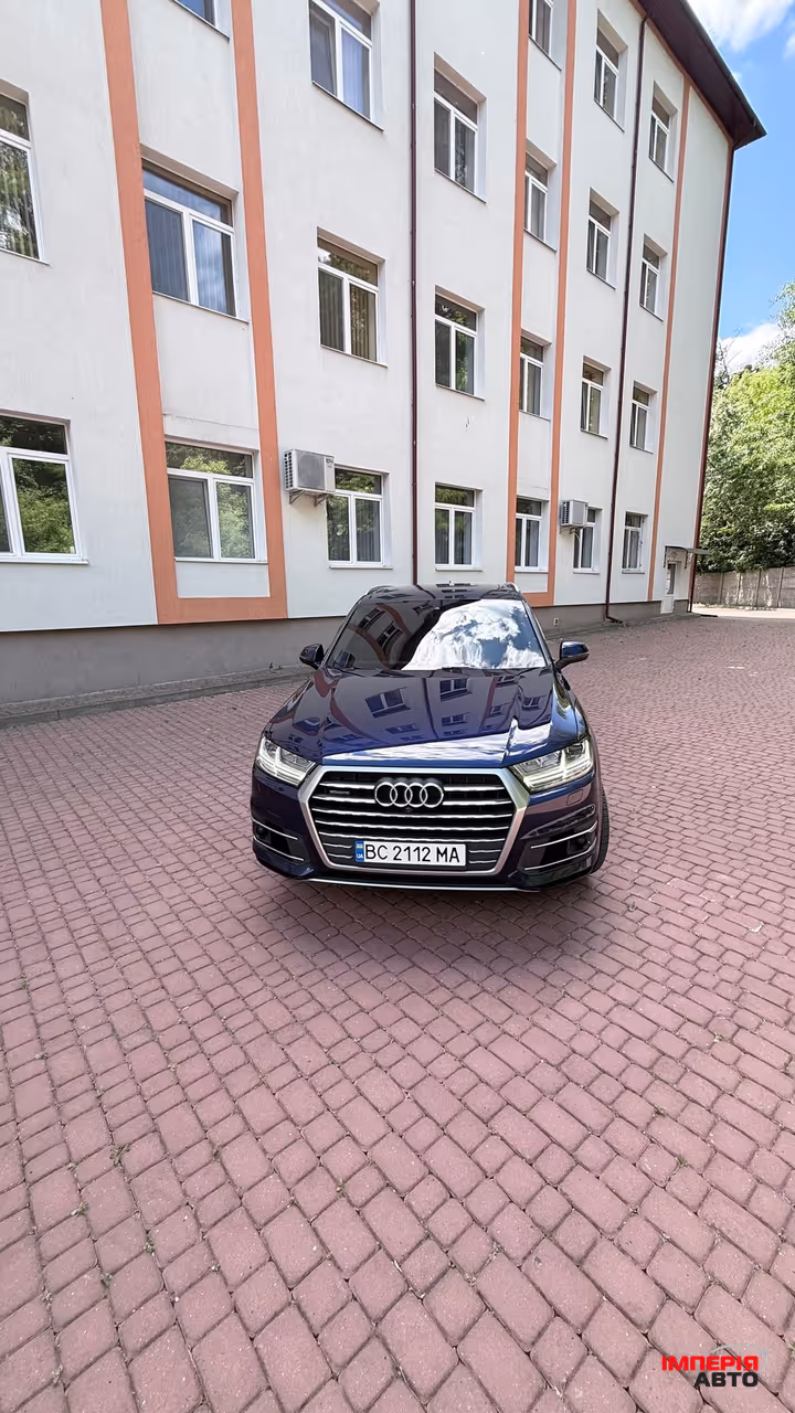 Audi Q7 - фото 11