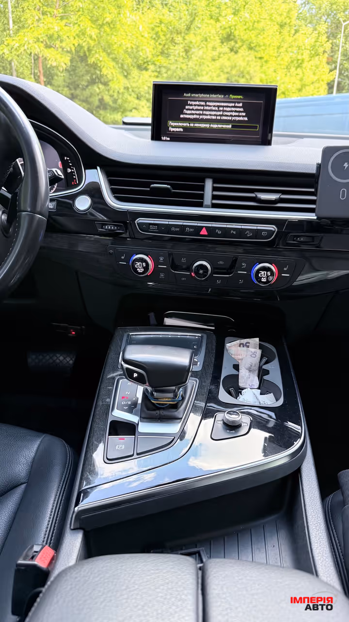 Audi Q7 - фото 28