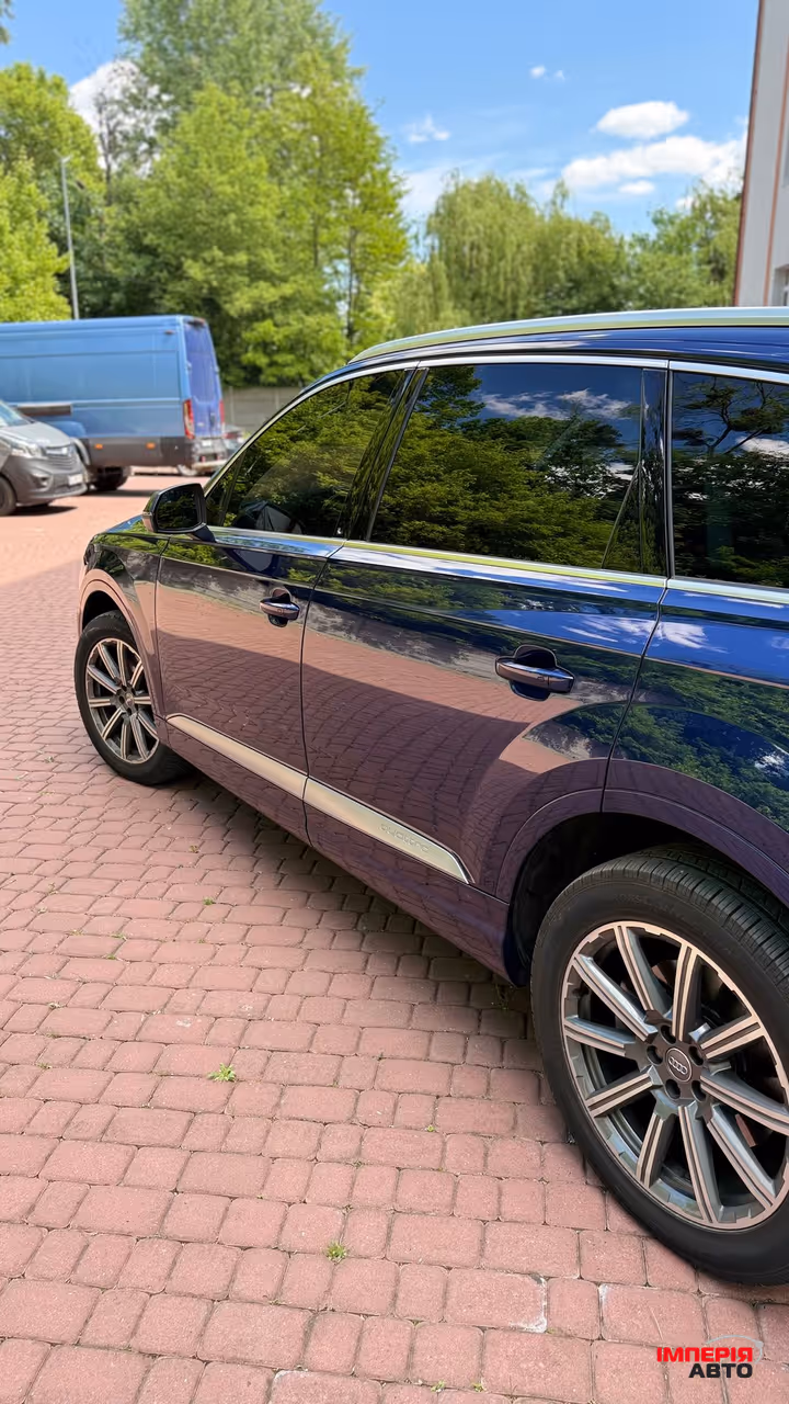 Audi Q7 - фото 7