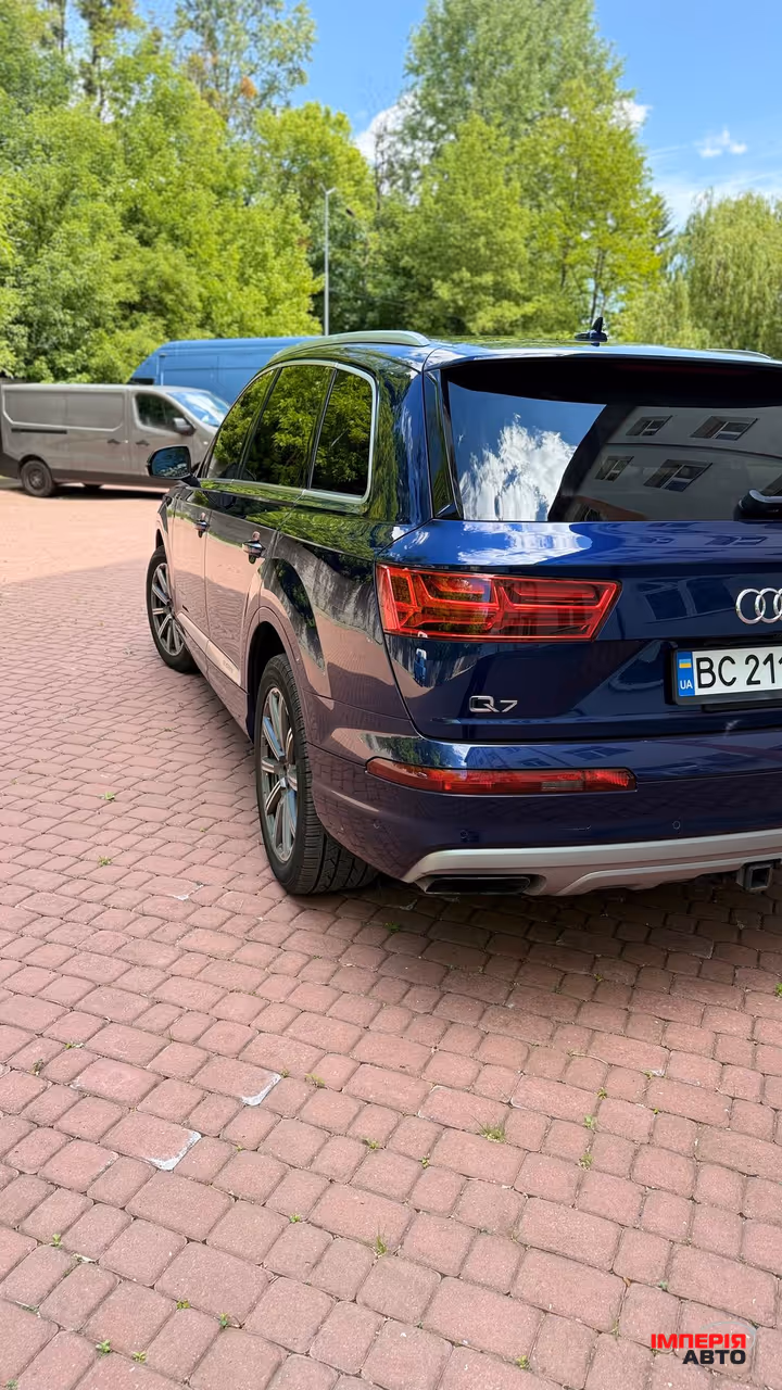 Audi Q7 - фото 6