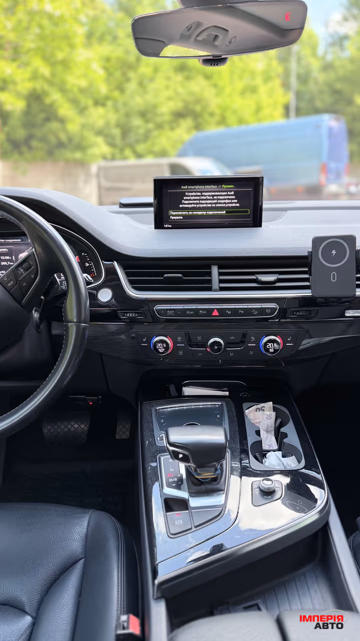 Audi Q7 - фото 24