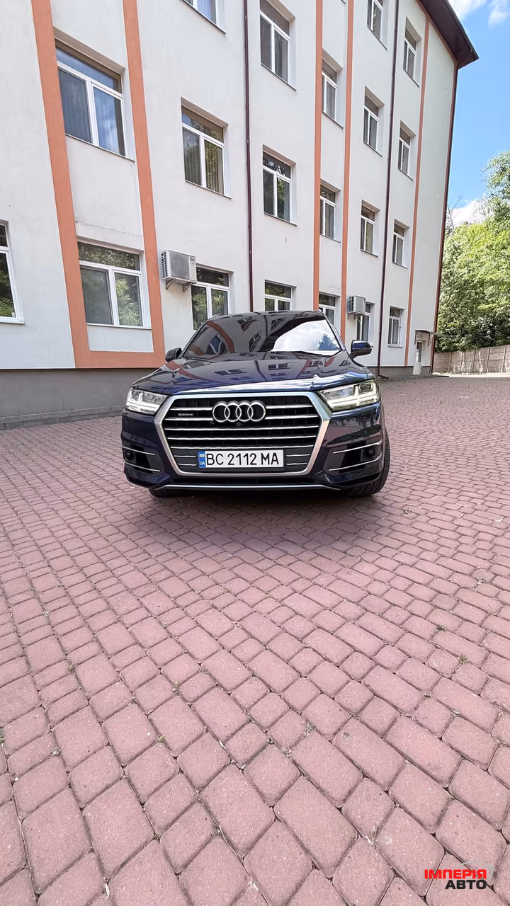 Audi Q7 - фото 10