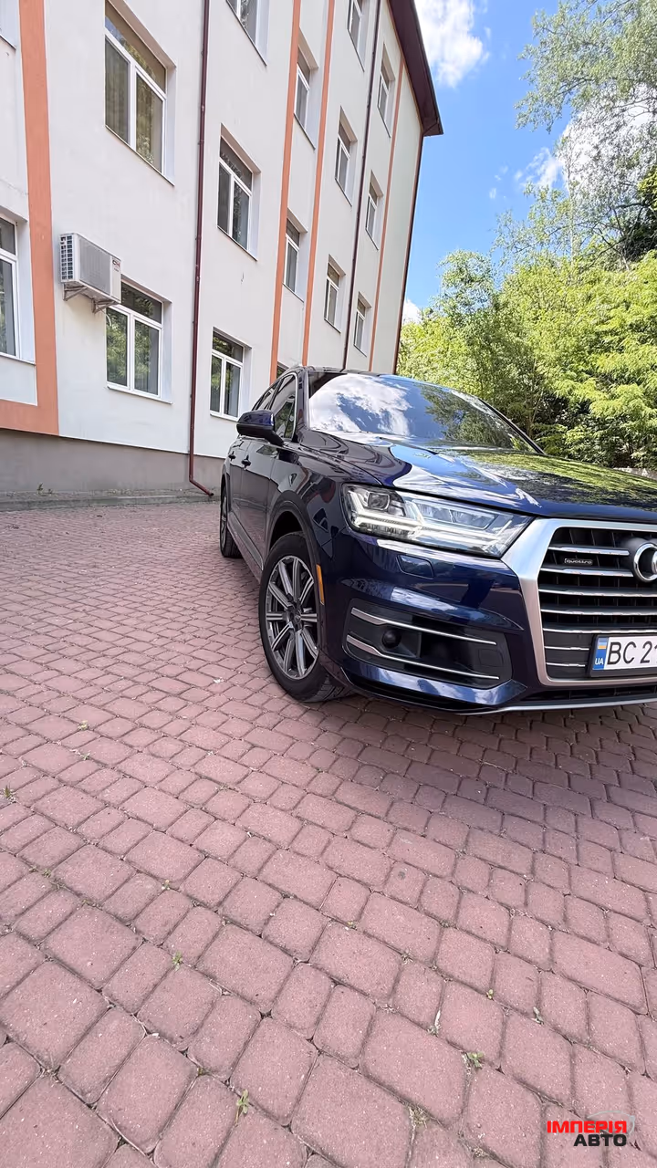 Audi Q7 - фото 12