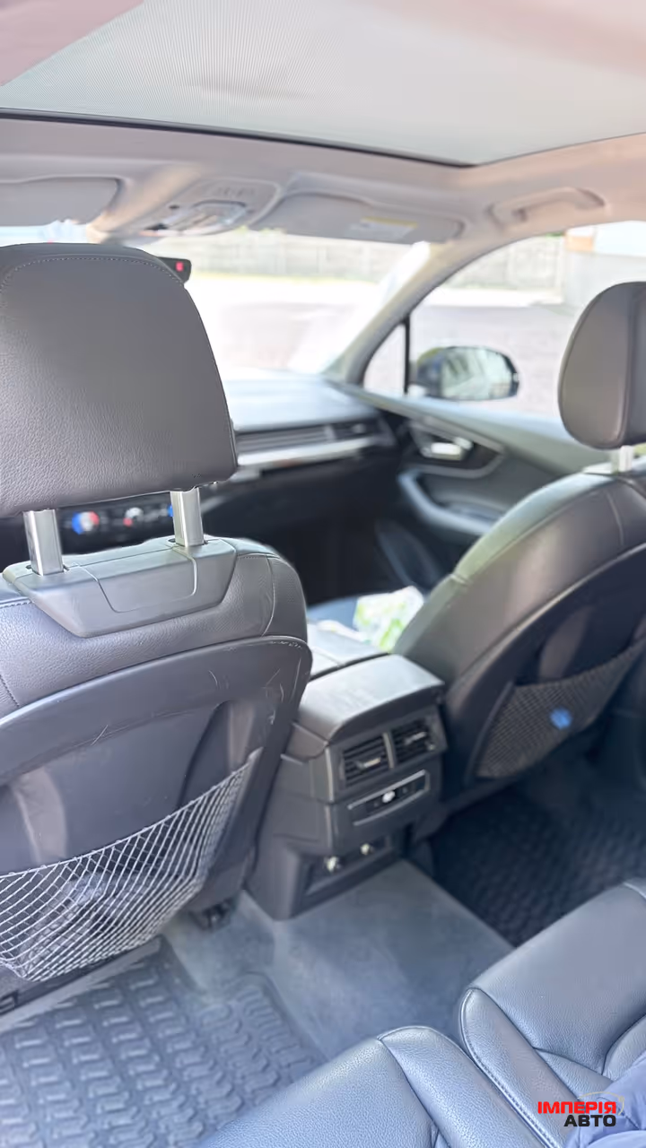 Audi Q7 - фото 26