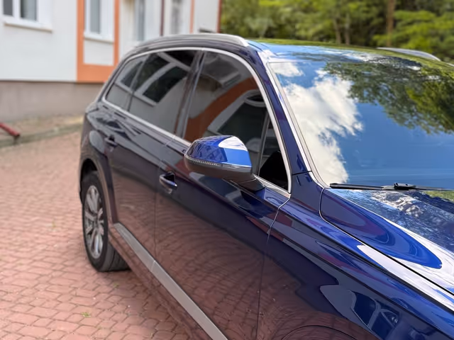 Audi Q7 - фото 3