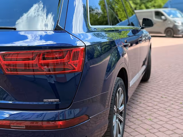 Audi Q7 - фото 4