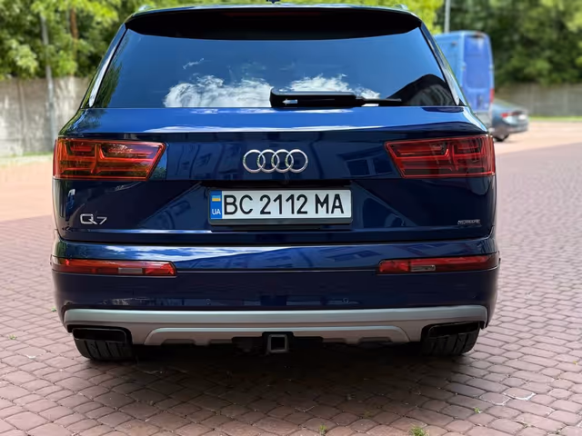 Audi Q7 - фото 5
