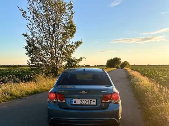 Chevrolet Cruze - фото 3