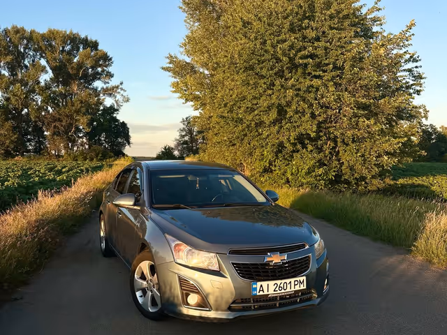 Chevrolet Cruze - фото 1