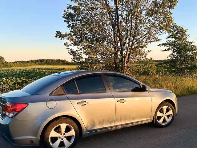 Chevrolet Cruze - фото 5