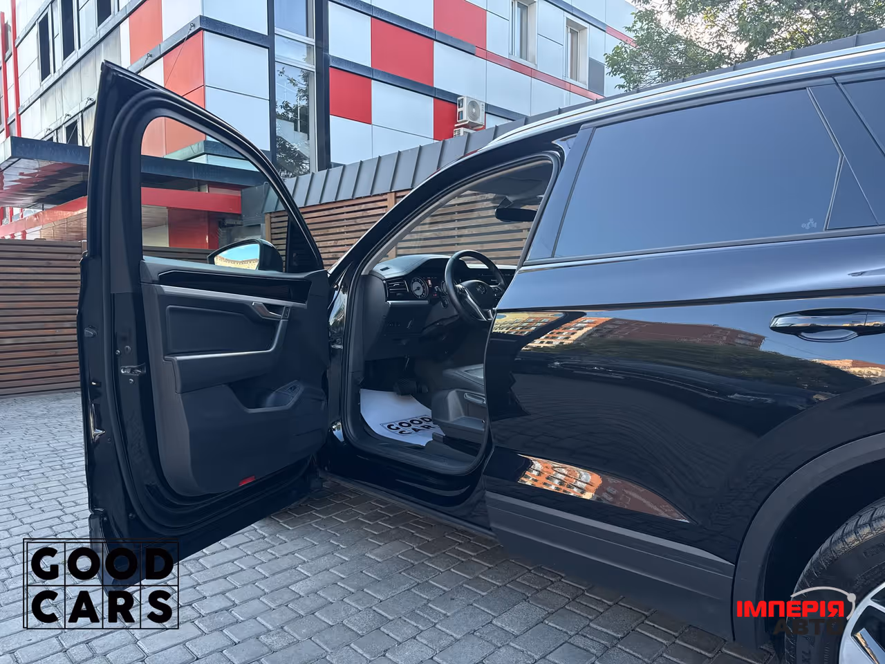 Volkswagen Touareg - фото 25