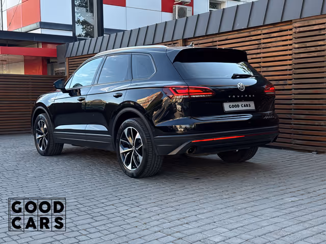 Volkswagen Touareg - фото 5