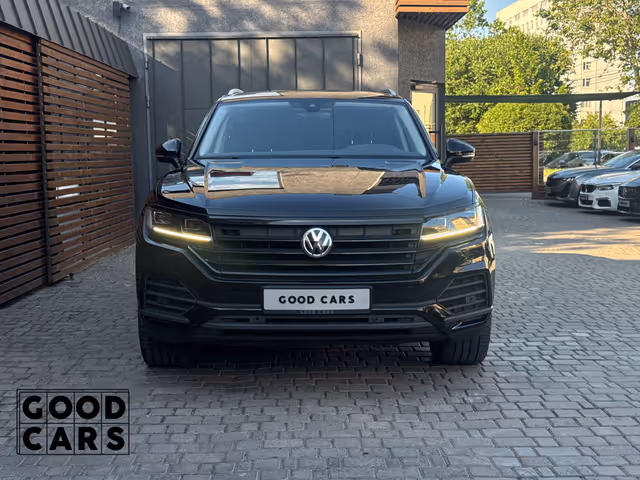 Volkswagen Touareg - фото 2