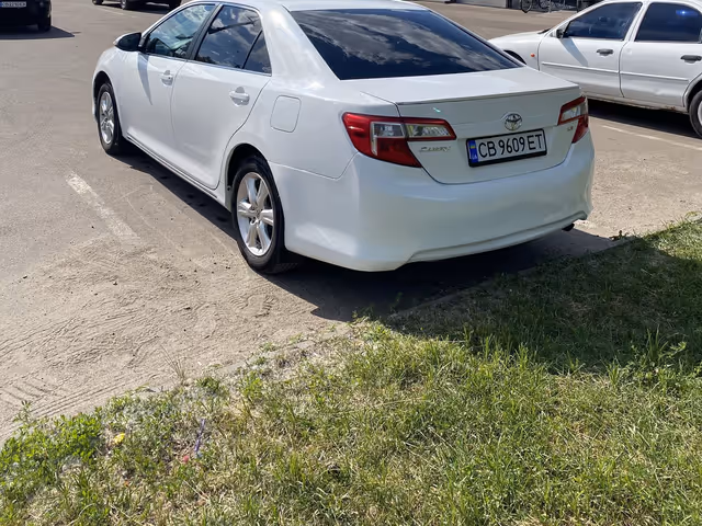 Toyota Camry - фото 4