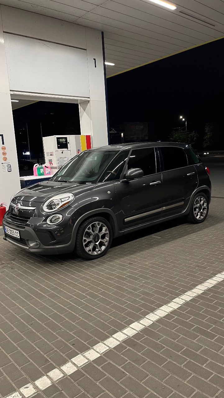Fiat 500L - фото 1