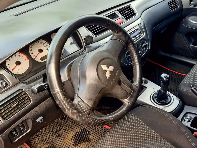 Mitsubishi Lancer - фото 2