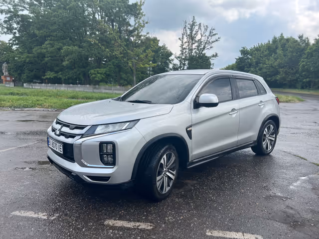 Mitsubishi Outlander Sport - фото 1