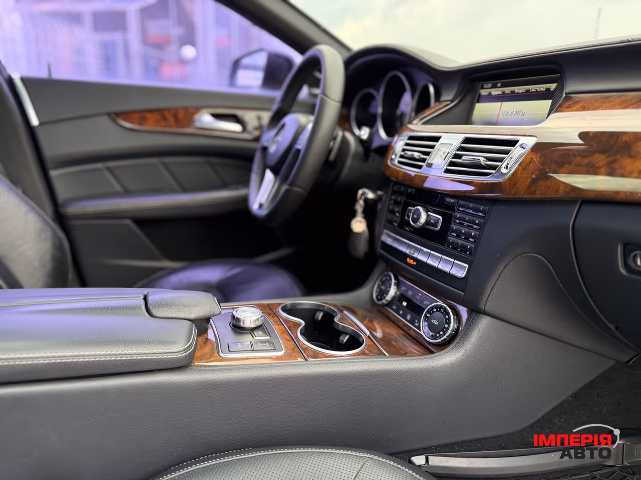 Mercedes-Benz CLS - фото 10