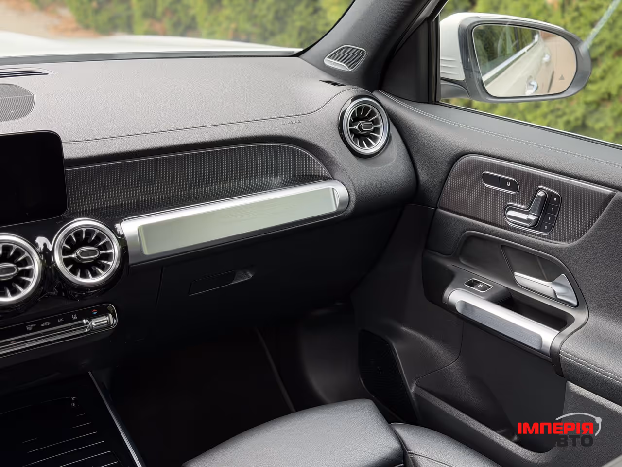 Mercedes-Benz EQB - фото 36