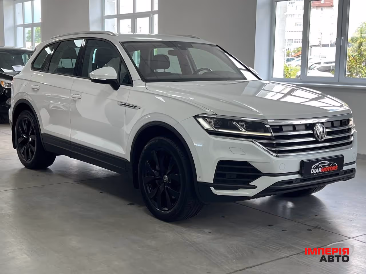 Volkswagen Touareg - фото 1