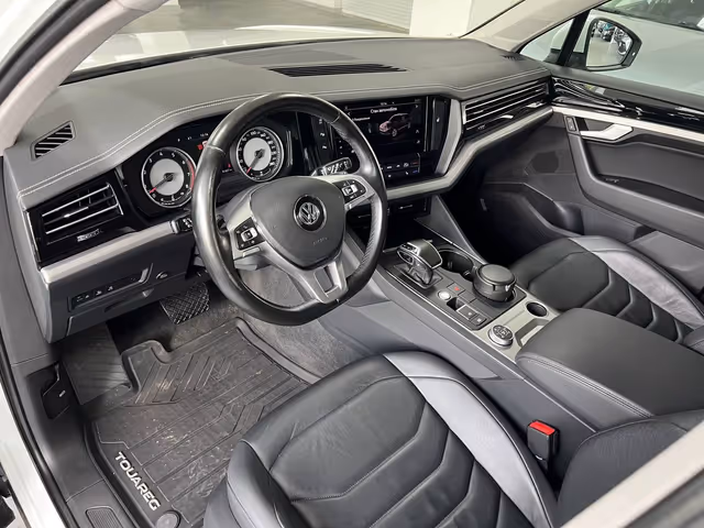 Volkswagen Touareg - фото 5
